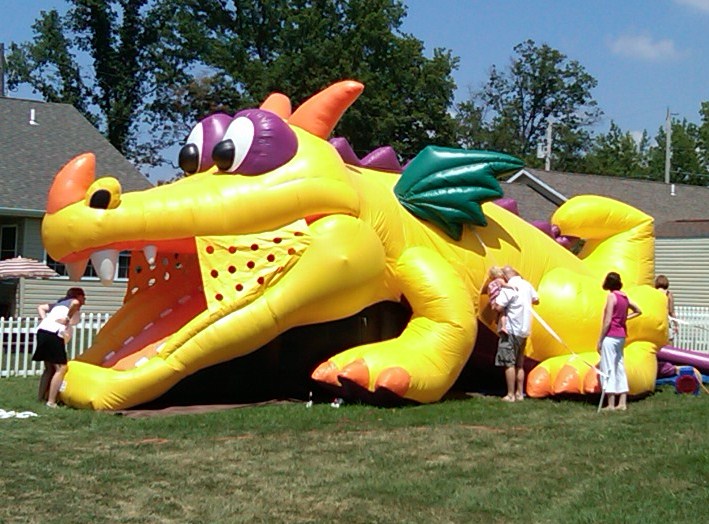 Dragon-Playland-1.jpg