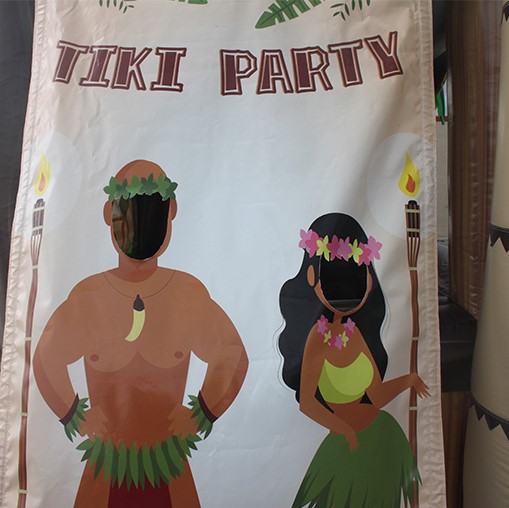 Tiki-Bar-Pic-booth.jpg